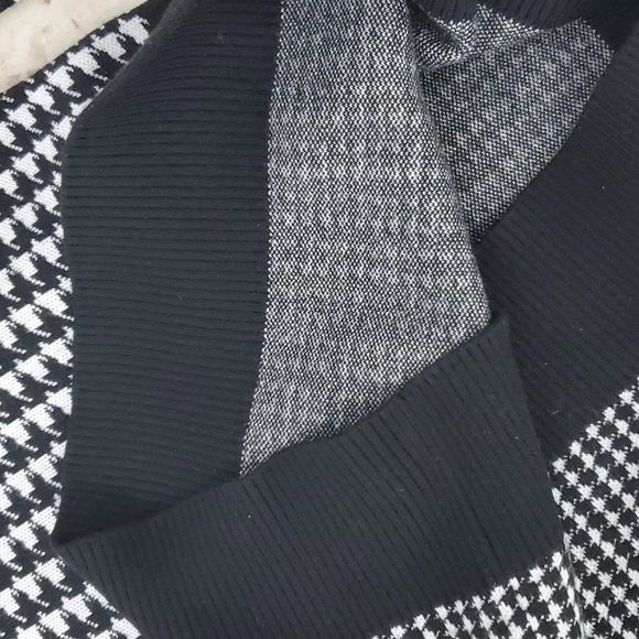 🆕️ Tristan Sweater Black and White XS - Picture 8 of 8